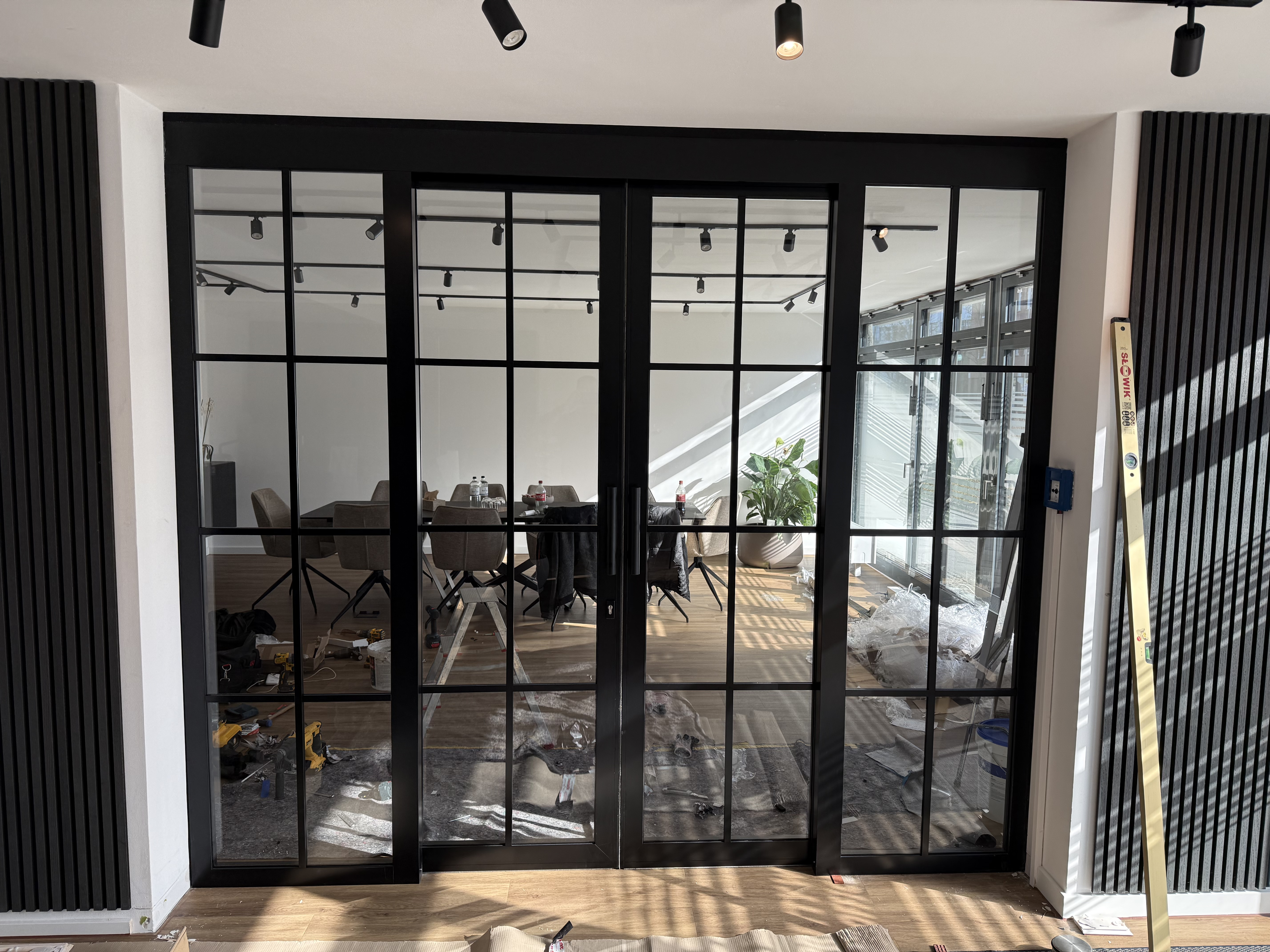 Realizacja 8 — drzwi loft ze szkłem